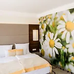 Ambient & Thermal 4* Sikonda