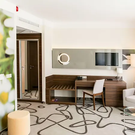 Ambient & Thermal 4* Sikonda