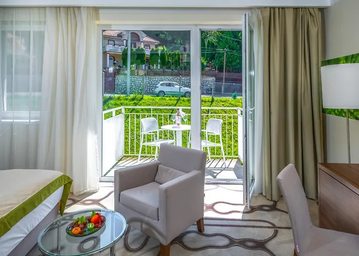 Ambient & Thermal Hotel